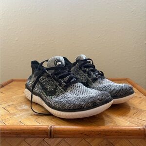 Nike Black and Gray Knit Running Shoes